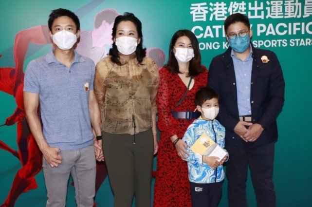 2B319F40-707D-4013-B464-64B4393CBB5A