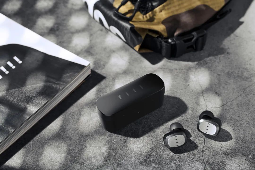 fiil无线耳机出新款啦,纵享live级音质__凤凰网