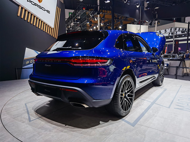 2021成都车展新款保时捷macan亮相5540万元起售