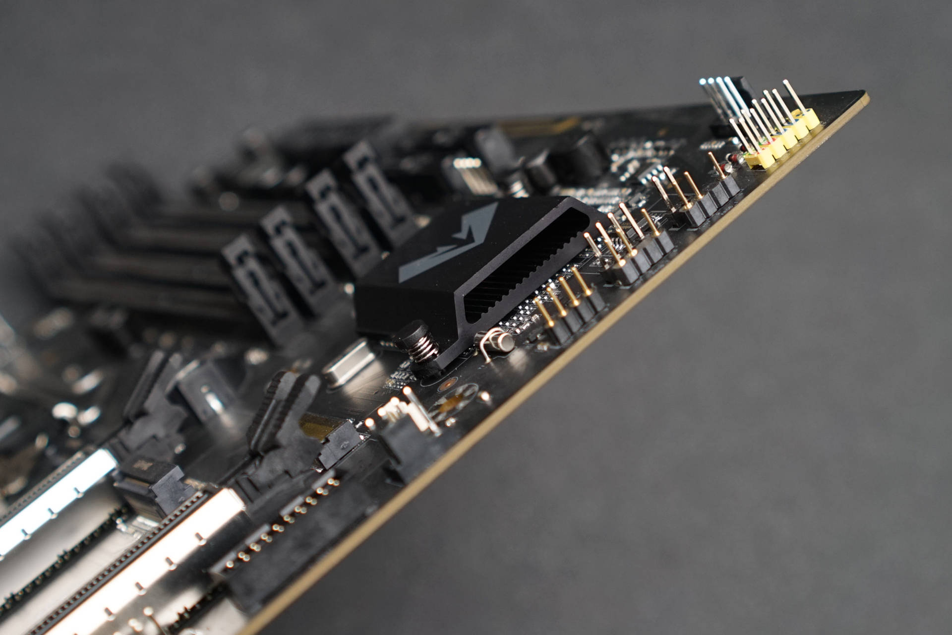 2021年装机性价比首选:铭瑄b460m-f电竞之心游戏主板搭配i5-10600