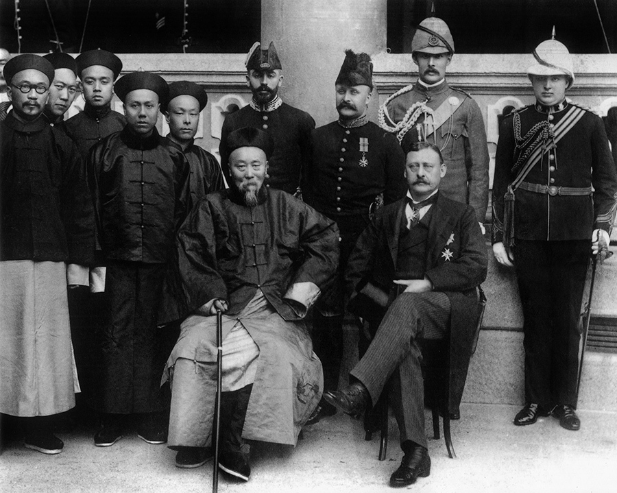 李鸿章与卜力、徐赓陛等合影