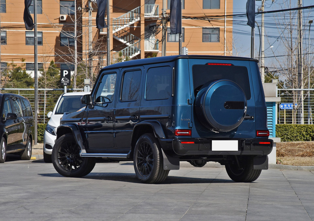 年少有为想买硬派越野车奔驰g500暗夜特别版了解一下