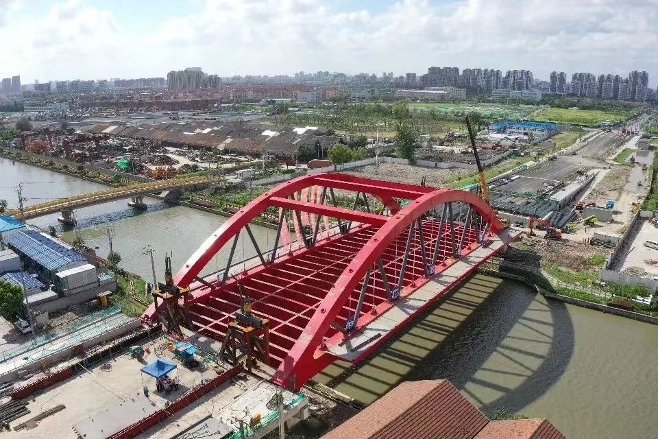 建设中的景洪路跨春申塘桥 闵行区供图