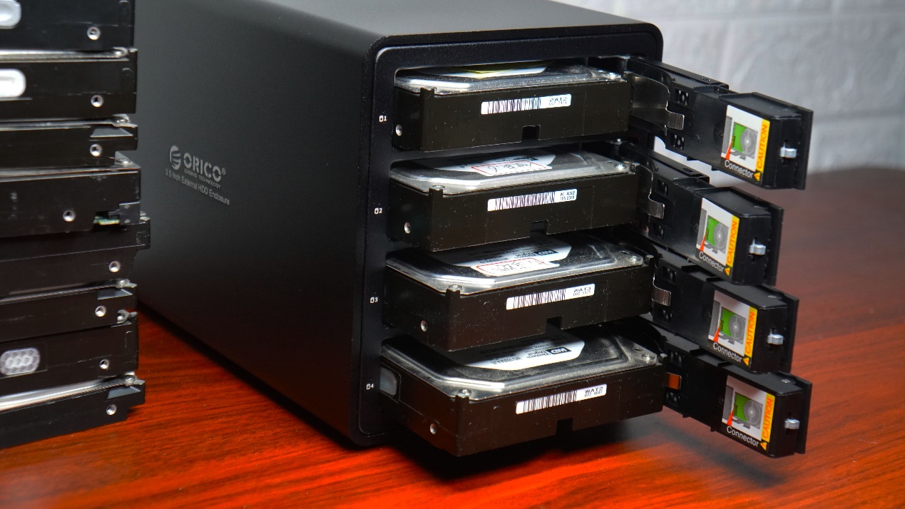 智能路由器好搭档,四盘位奥睿科磁盘阵列硬盘柜体验点评