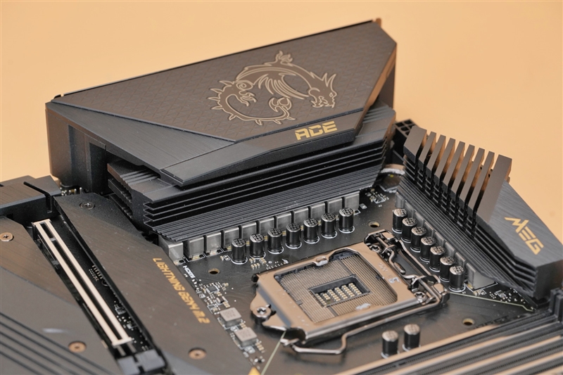 恐怖的战神主板!微星Z590 ACE套装评测:内存与CPU超频独步天下