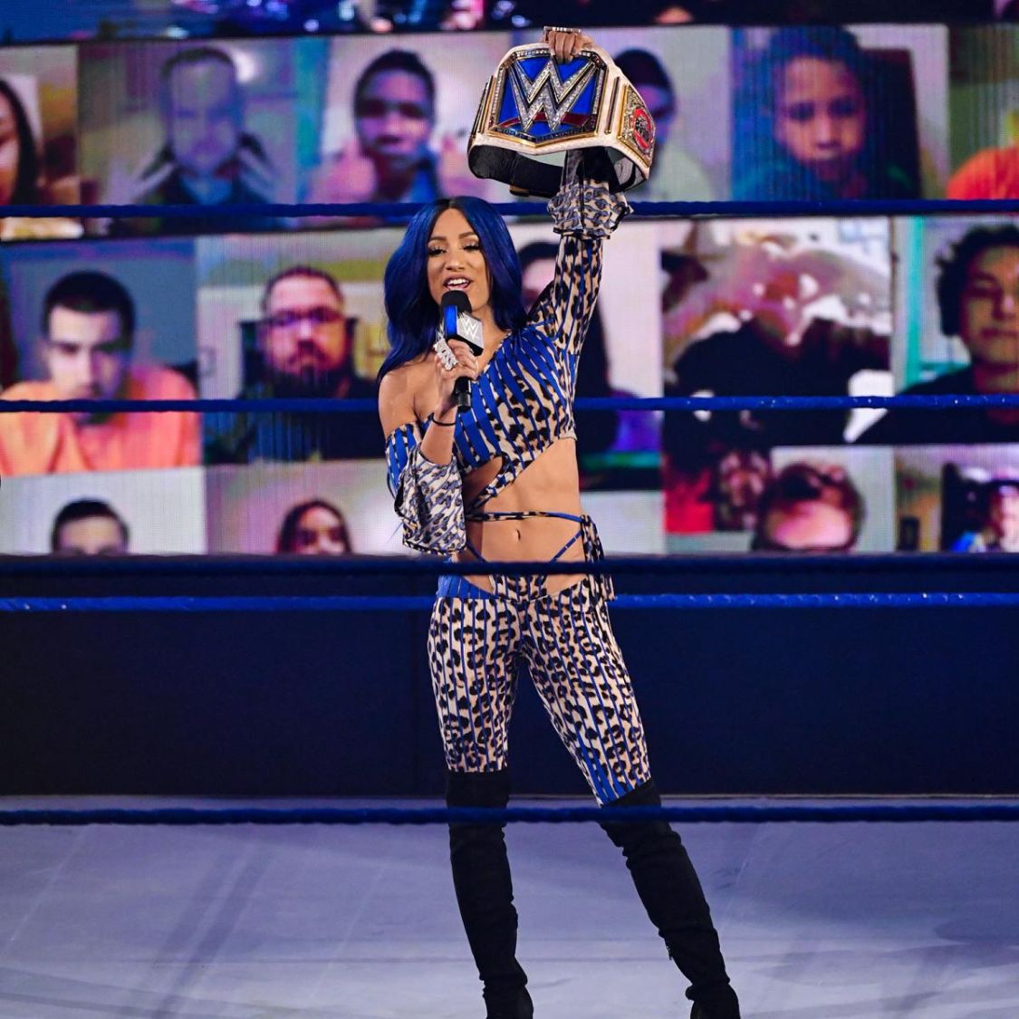 wwe女王莎夏班克斯被外媒评选为2020年十大摔角手排名第一名