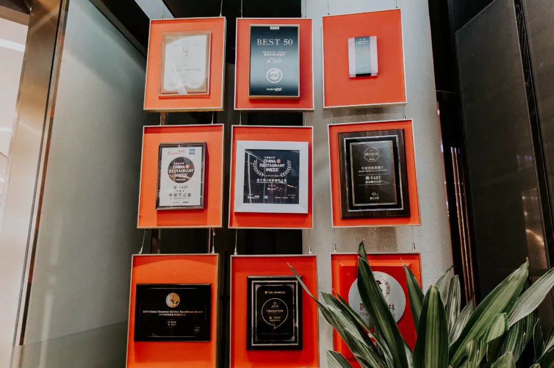 更是强势获得 "黑珍珠2021入围餐厅"的荣誉称号.