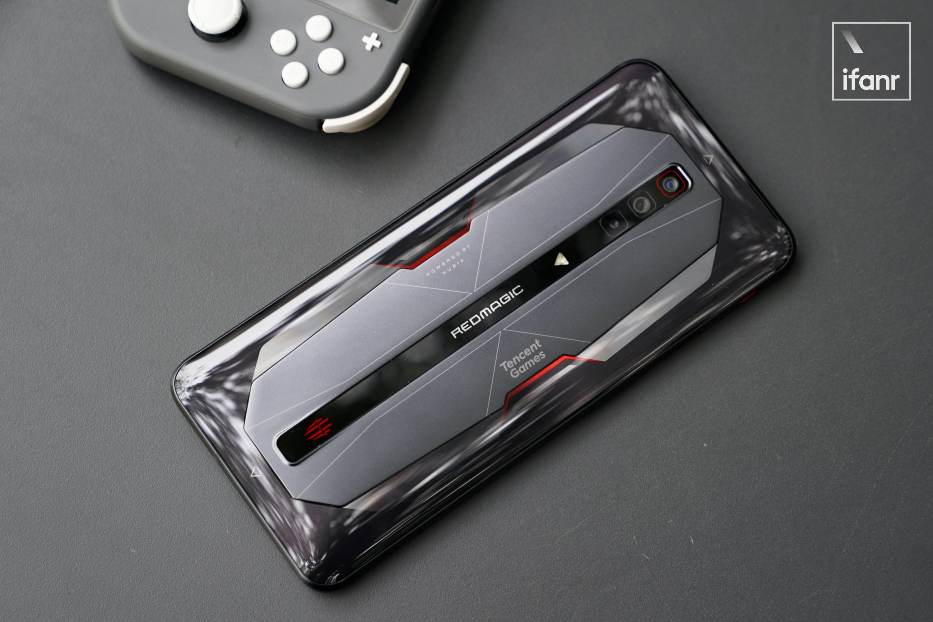 腾讯红魔游戏手机6pro体验首发搭载165hz刷新率屏幕用来打游戏爽吗