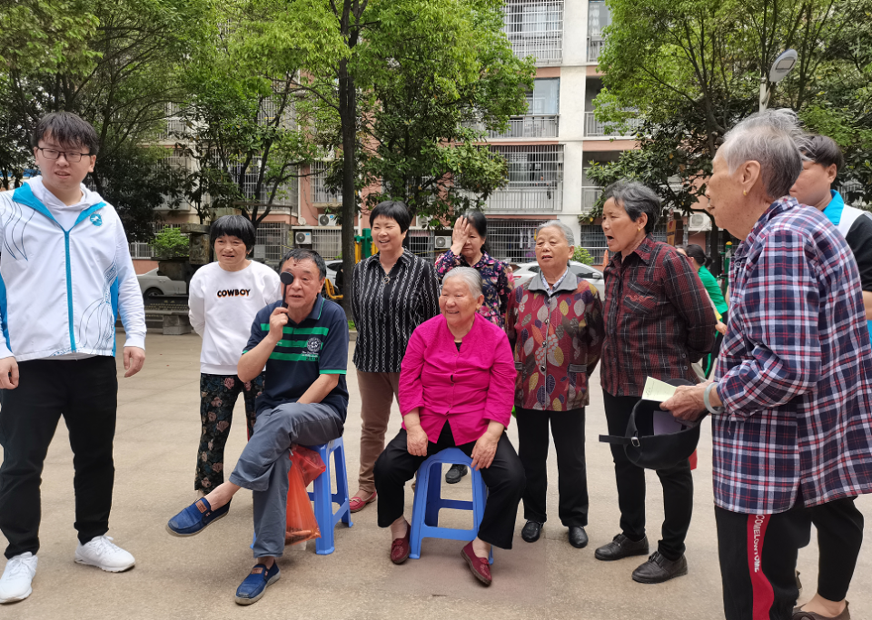 点击放大