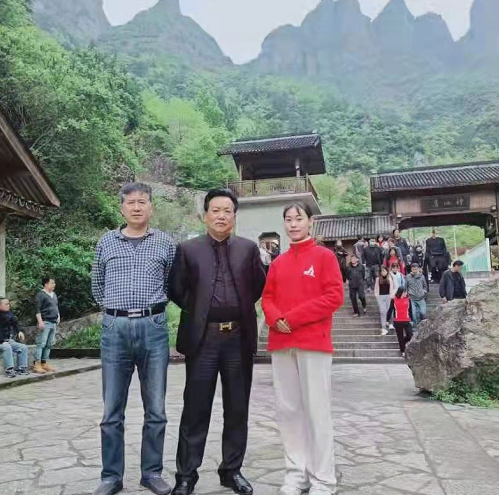 中央国家机关书协理事王光政再次来到蝌蚪文圣地考察