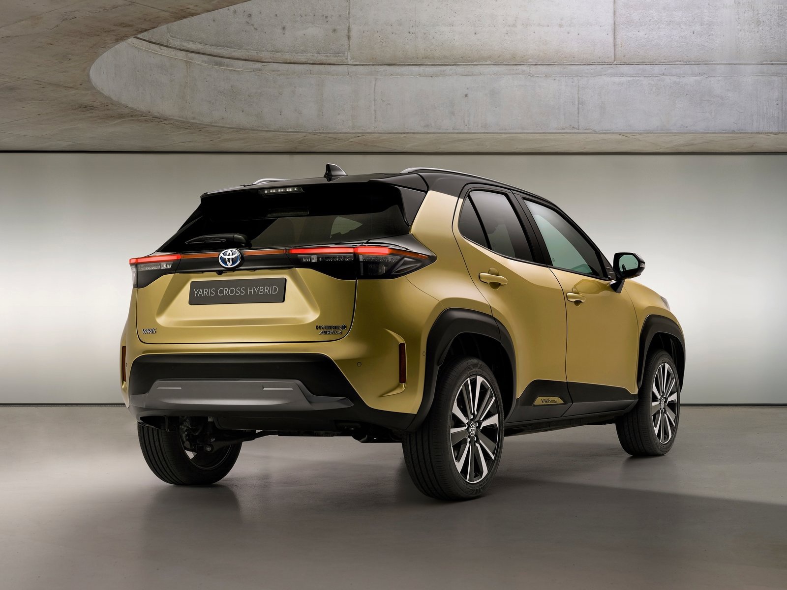 搭载全新混合动力发动机 丰田yaris cross官图发布_凤凰网汽车_凤凰网