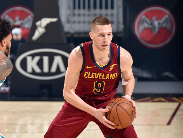 官方:迪伦·温德勒已成功接受左膝手术,将无限期休战