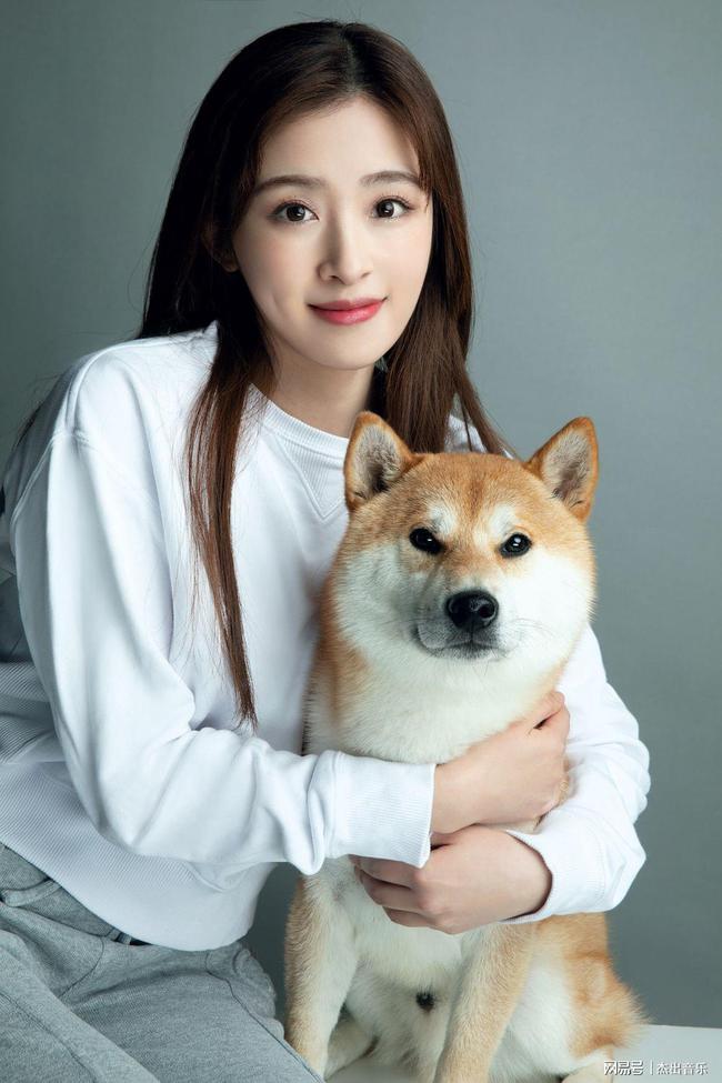 张含韵解锁新代言,引领"爱与健康并行"养宠新风潮__凤凰网