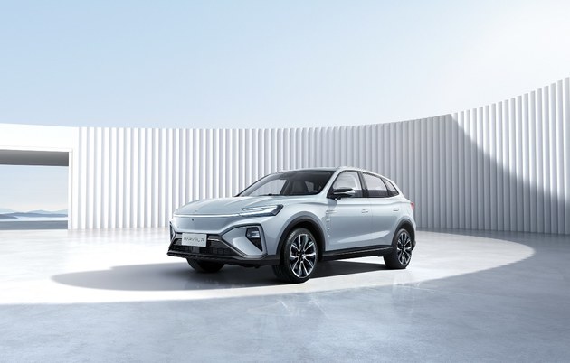 R SPACE城市异想空间北京开馆 开心赏车/融汇时尚