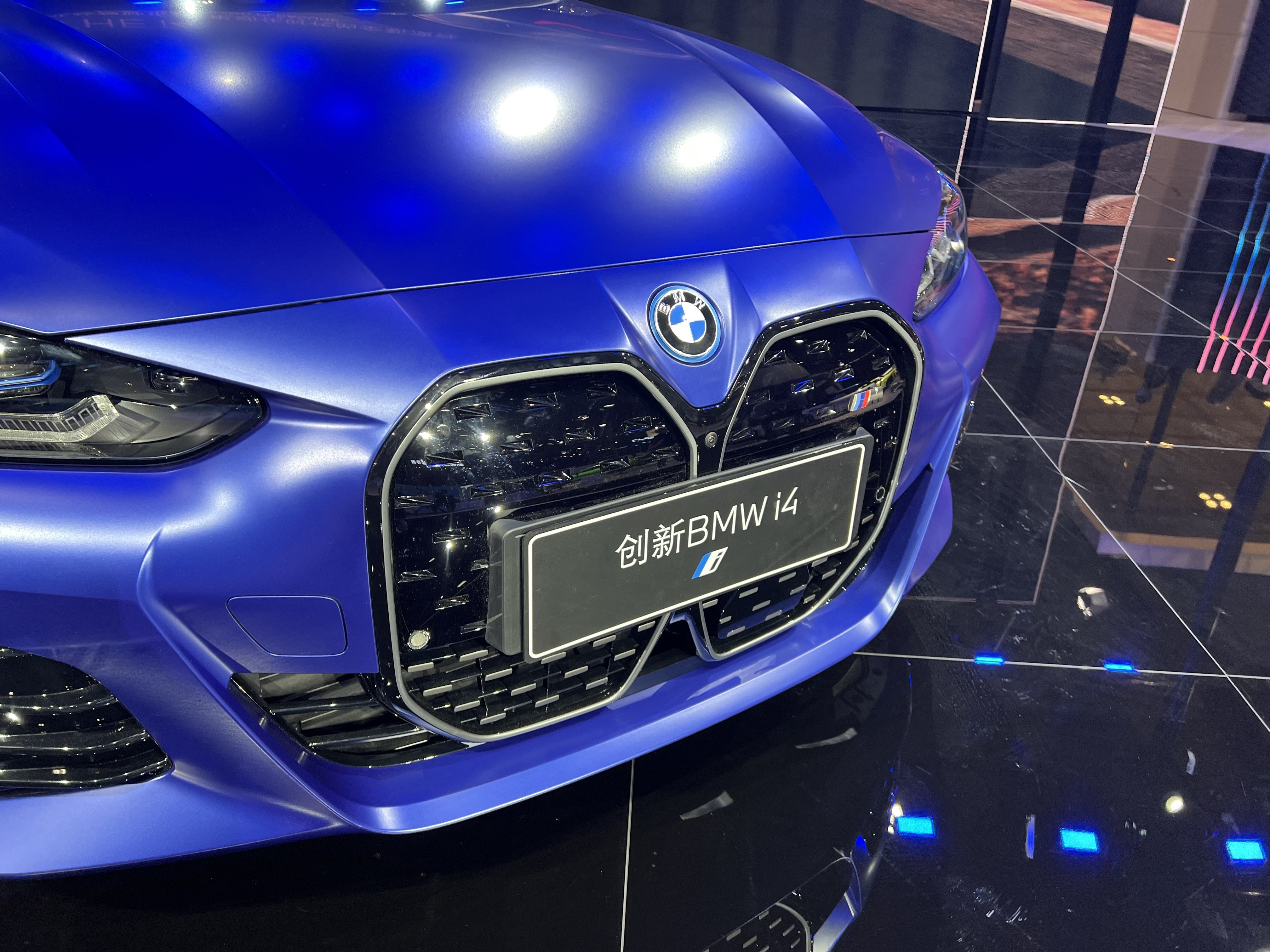 广州车展探馆电气化战略全面发力宝马m首款纯电大作i4实车亮相