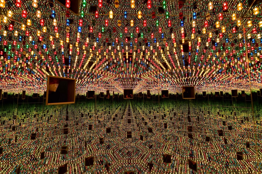 当地时间2021年5月19日,德国柏林,当地举行日本著名艺术家草间弥生(Yayoi Kusama)的“A Retrospective”艺术展。