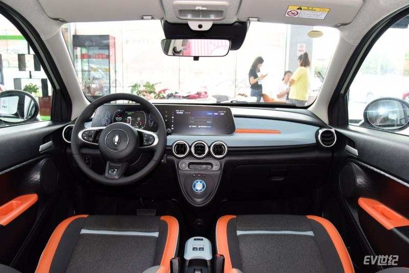 外观微调/内饰配双联屏 新款欧拉黑猫上市售6.98万元起