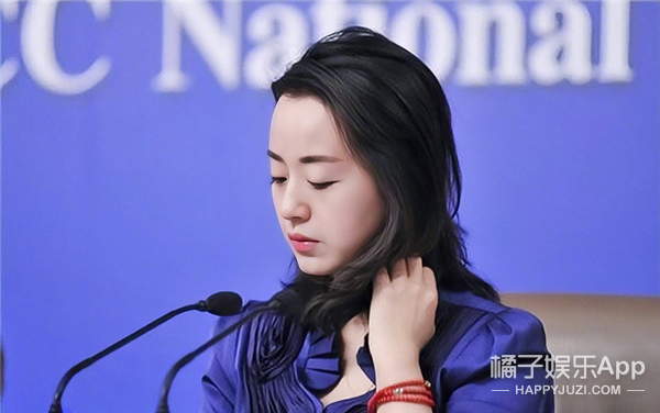 发卡这张图最出圈,所以人送外号"发卡姐"↓千万别被钱歆艺高冷的不怒