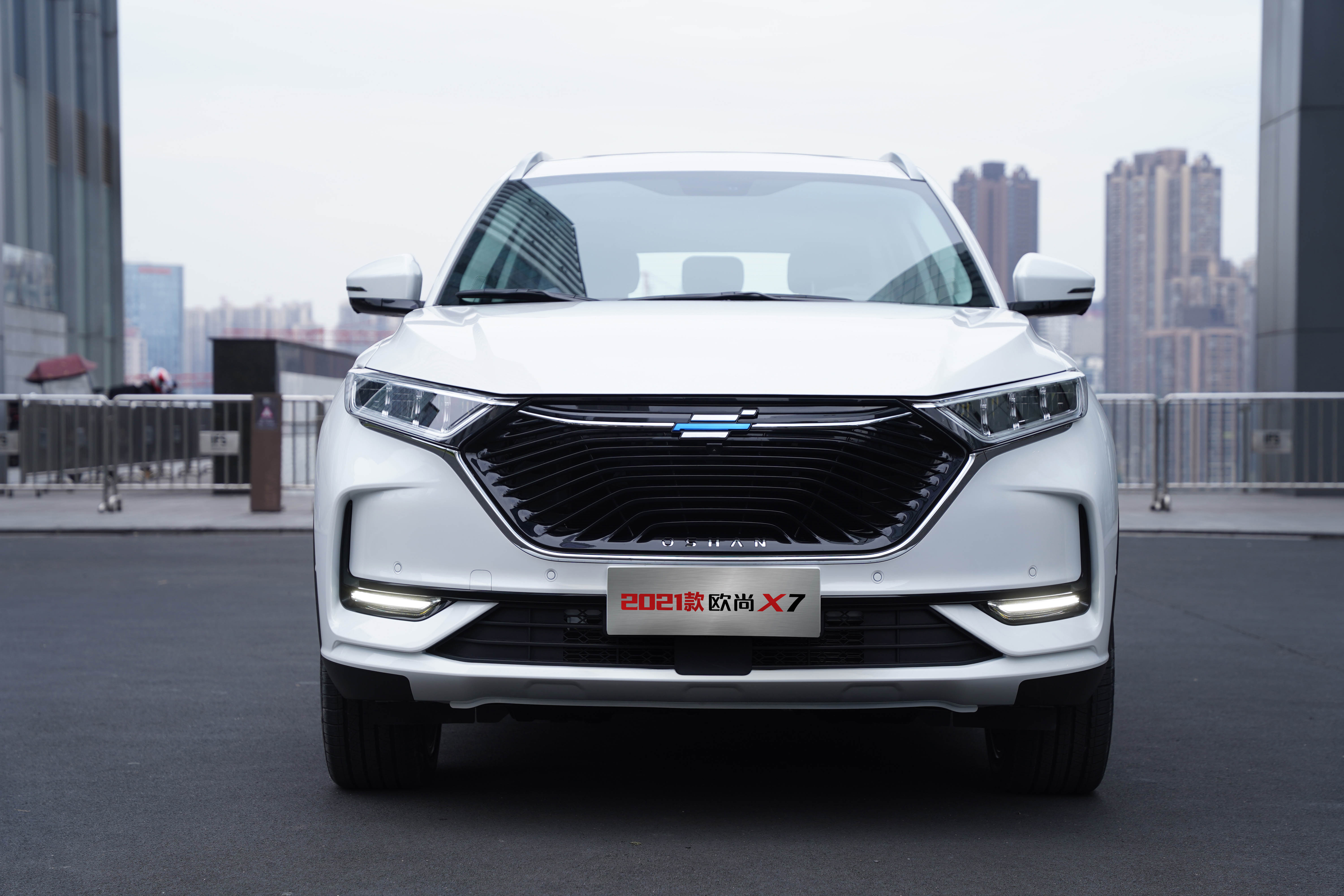 实拍:长安欧尚x7智能领先同级,3000元尝鲜基金放肆购__凤凰网