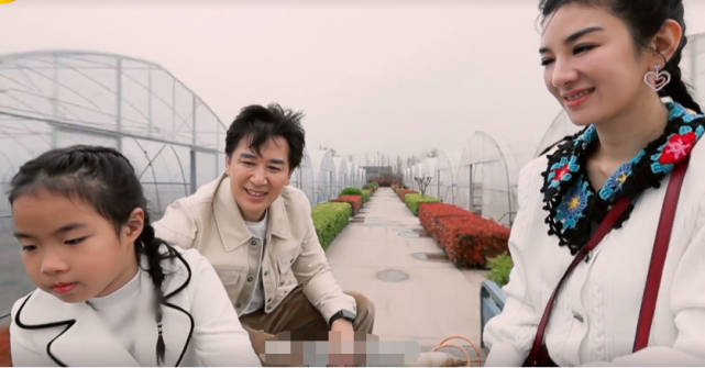 又是一对KPI!黄奕崔伟成功牵手,甜蜜发文称“故事未完”