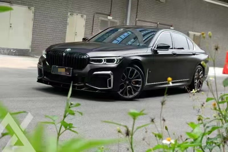 膜呗改色案例:宝马7系改色电光金属黑 黑武士加身很霸气__凤凰网