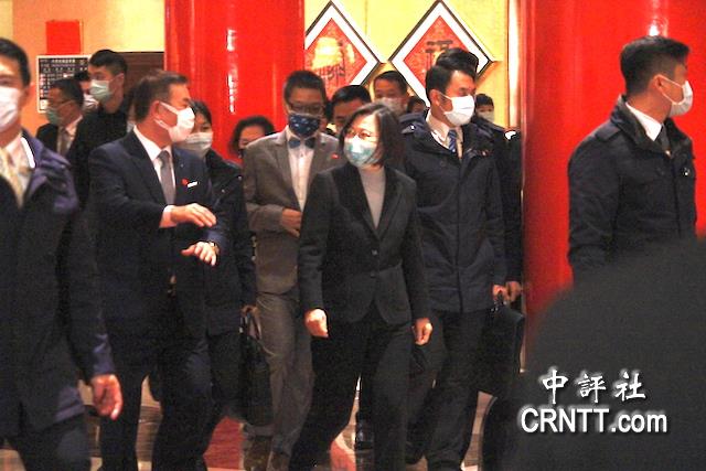 台北内科金光闪闪　朝野大咖捧场出席尾牙