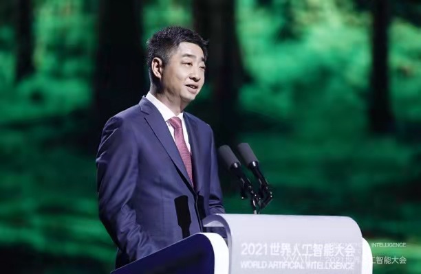 华为轮值董事长胡厚崑:根深叶茂,共筑人工智能新生态