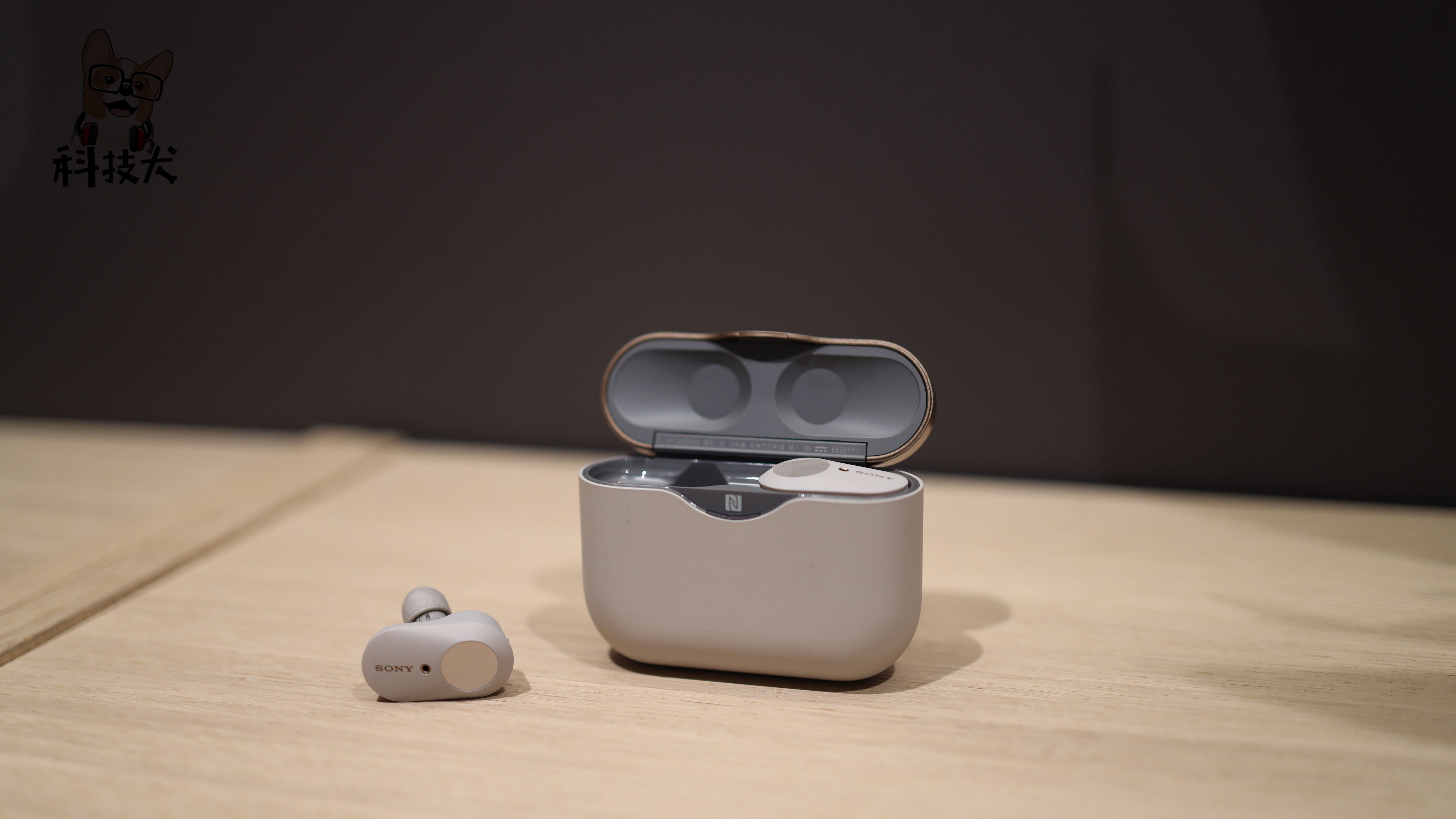 索尼wf-1000xm3评测:舒适贴耳佩戴稳固 屏蔽噪音就靠它了