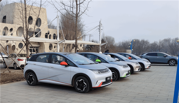 零下7℃的沈阳街头走一走 比亚迪海豚冬季低温续航实测