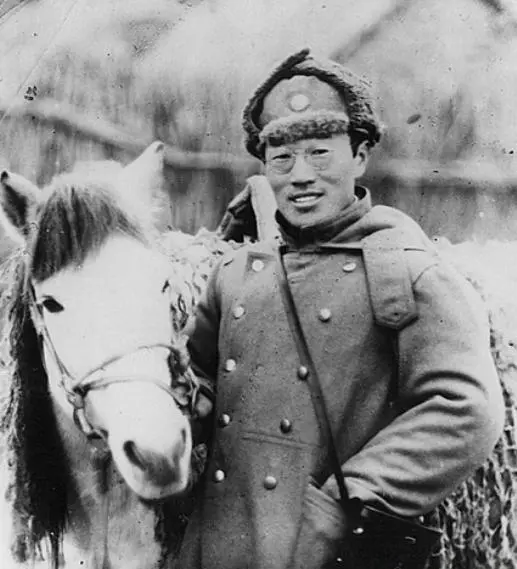 特务设计何阴谋欲借苏军之手杀害开国将军万毅