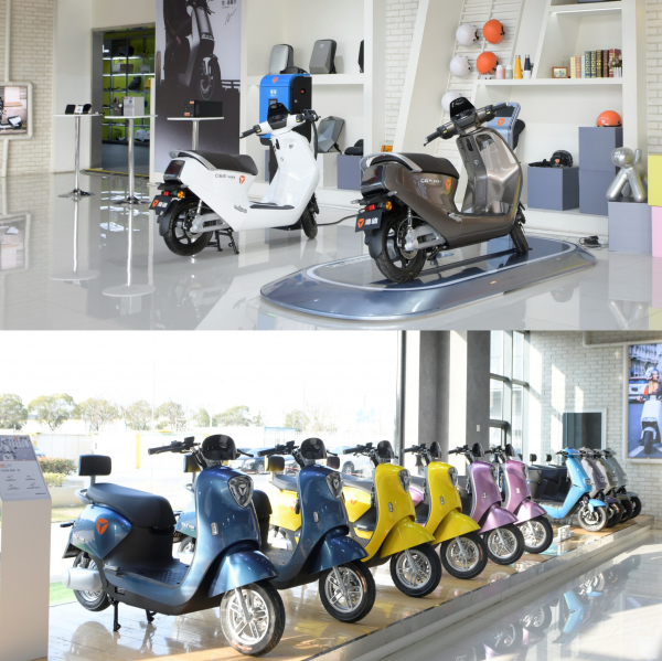 黄书记一行在雅迪展厅参观了解了多款符合新国标技术要求的电动出行