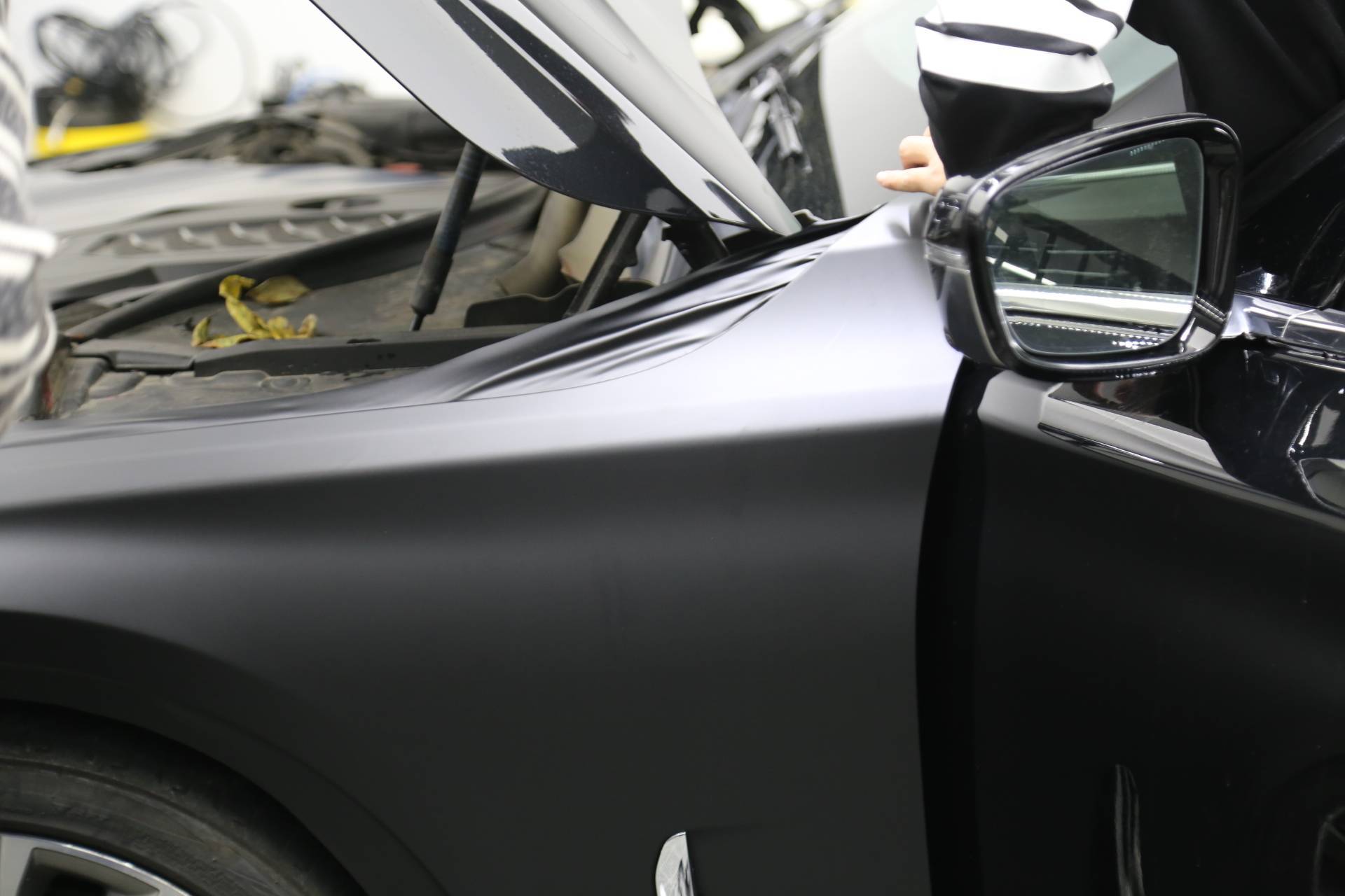 改色膜案例 | 宝马七系全车改色亚面电镀金属黑