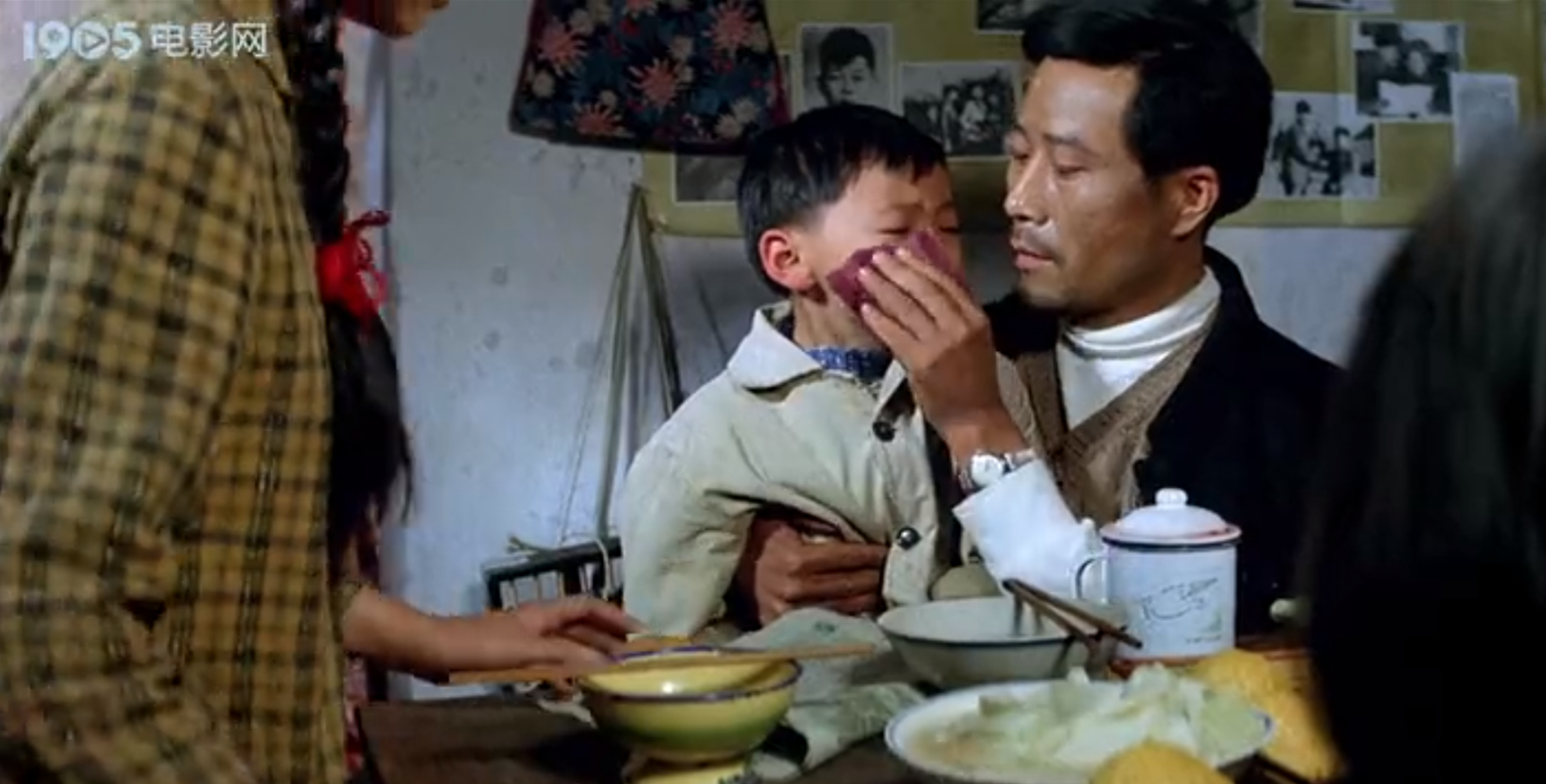 儿子闹着吃红烧肉,还把馒头扔了