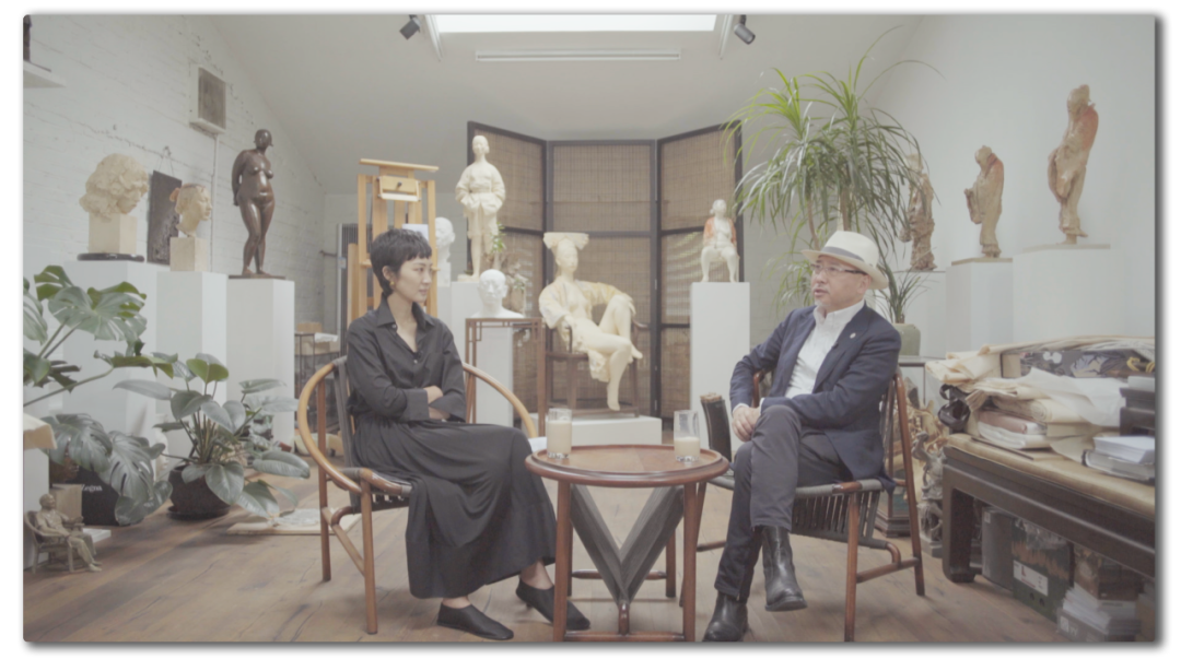 后来的几年里,李象群在798拥有了自己的工作室和艺术中心.