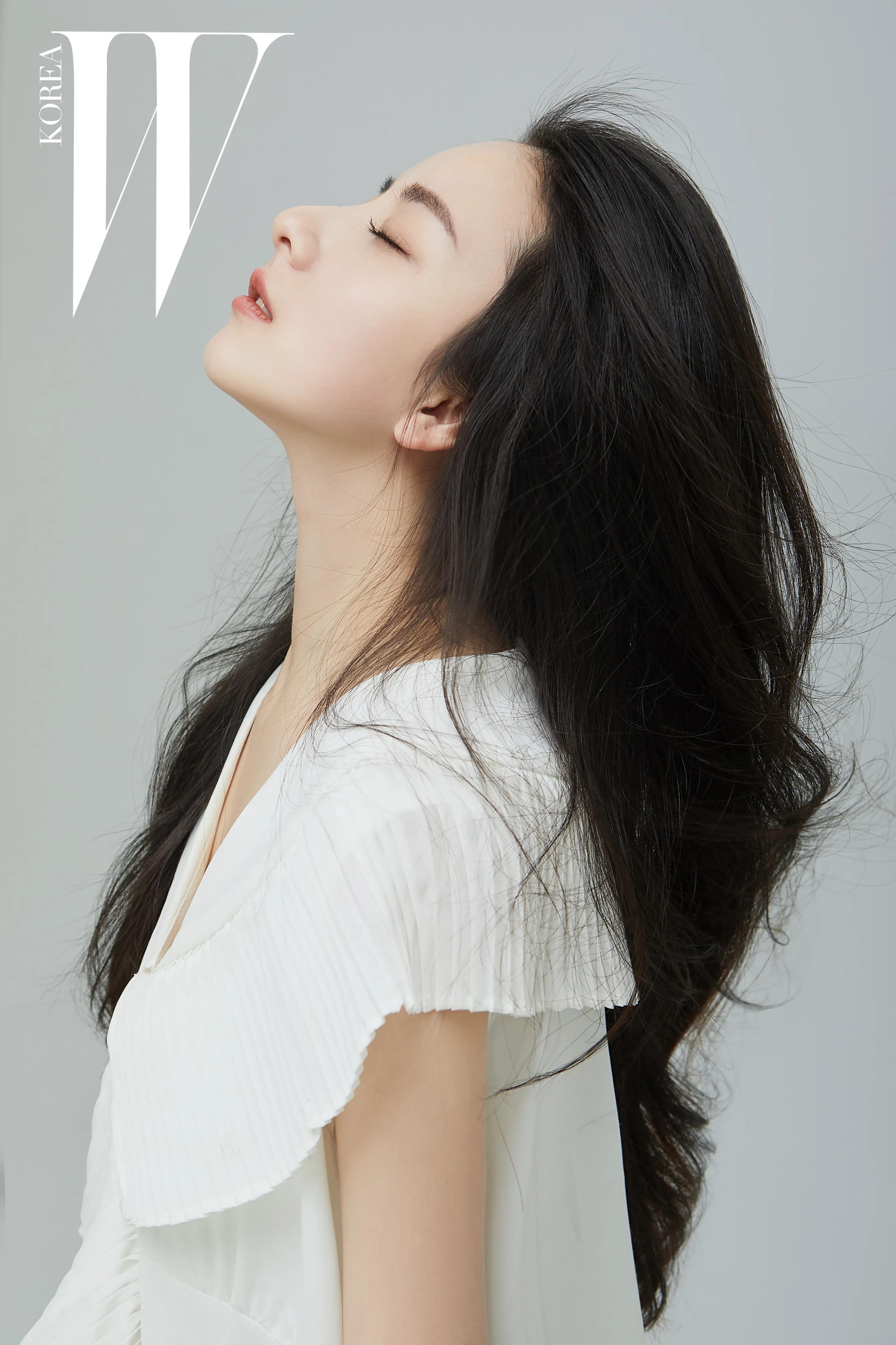 亭亭玉立天生丽质的成都新生代95后艺人柴春月,颜值高人品好