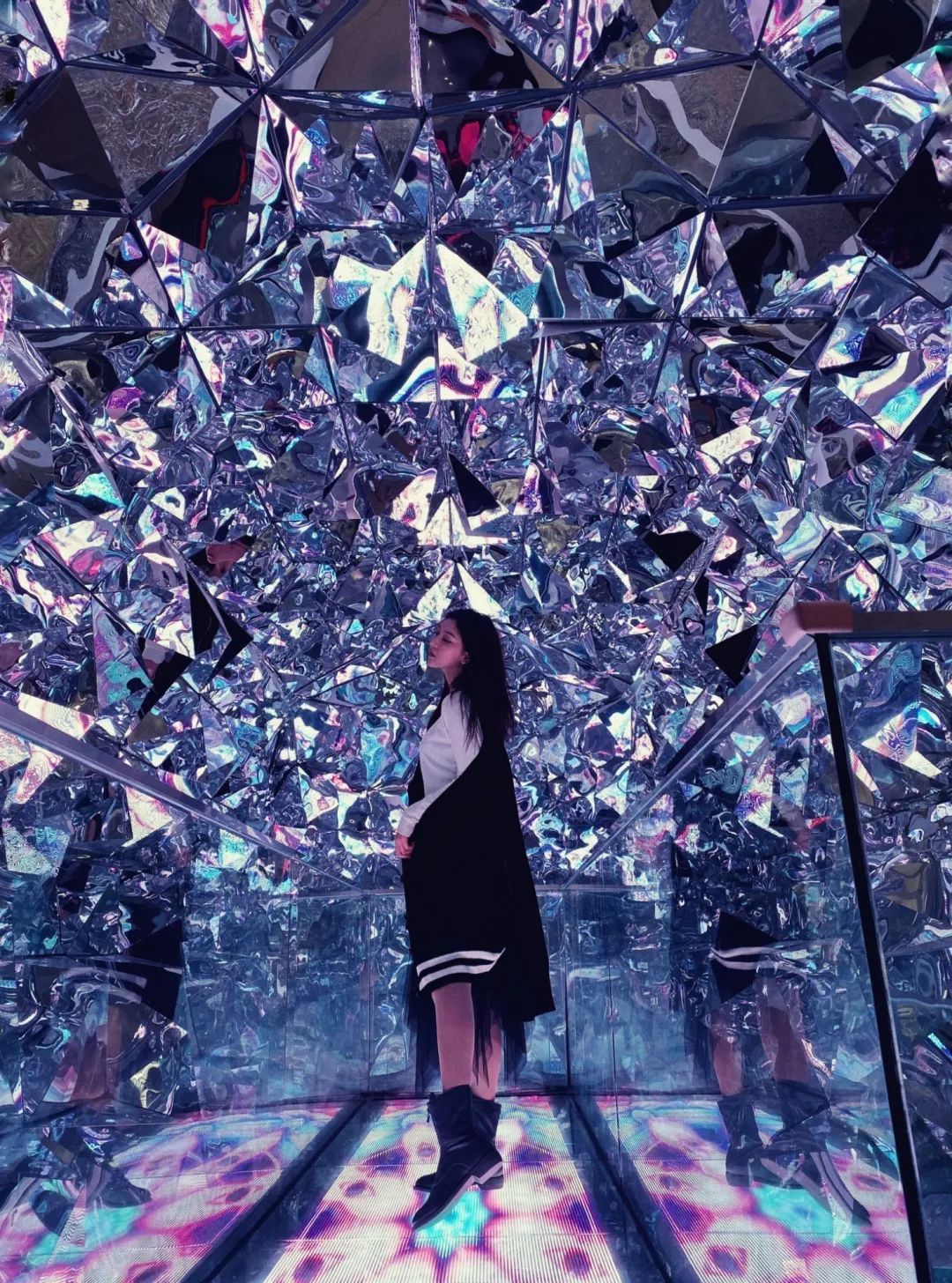 每一个都代表了浪漫的契约 海洋球池里可爱的独角兽 等着小仙女们前来