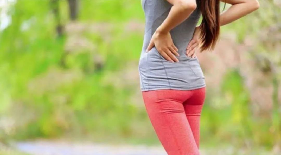 这8个放松腰椎的瑜伽动作做完，比腰部按摩还舒服丨这8个放松腰椎的瑜伽动作视频