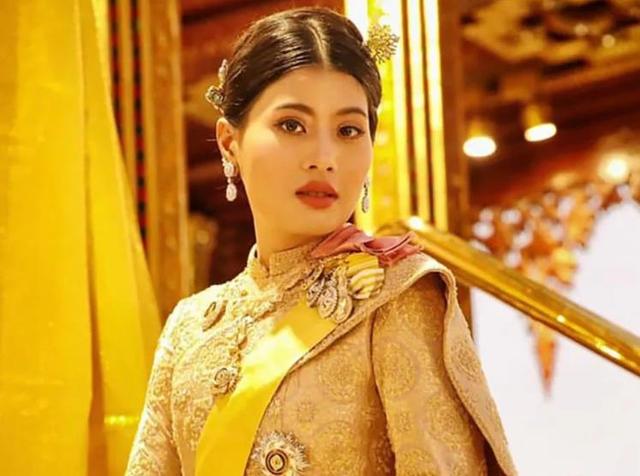泰国公主姐妹花:姐姐瘦身后变美,妹妹颜值一言难尽,衣品常翻车__凤凰网