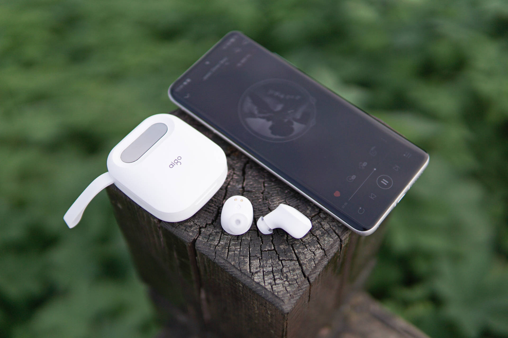 罕见!售价仅两位数还带显示屏的蓝牙耳机,aigo t21体验测评