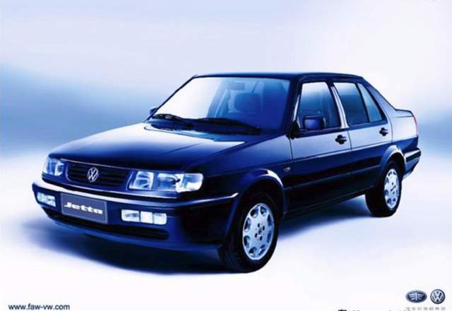 并先后以五菱龙,五菱兴旺的名字续命到我国法规禁止平头微面销售的前