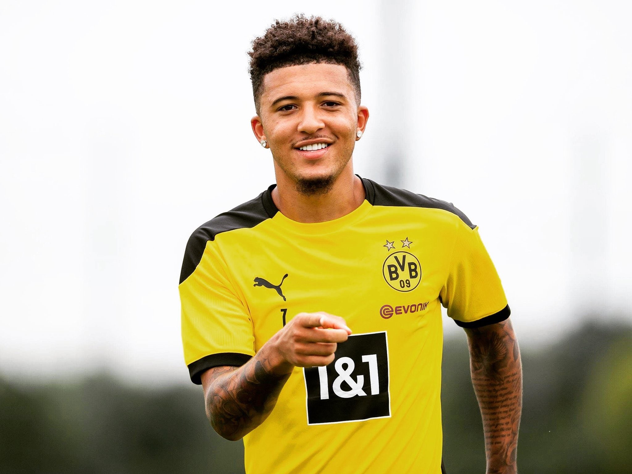 多特蒙德的天才少年桑乔,依然成为转会市场的"香饽饽"