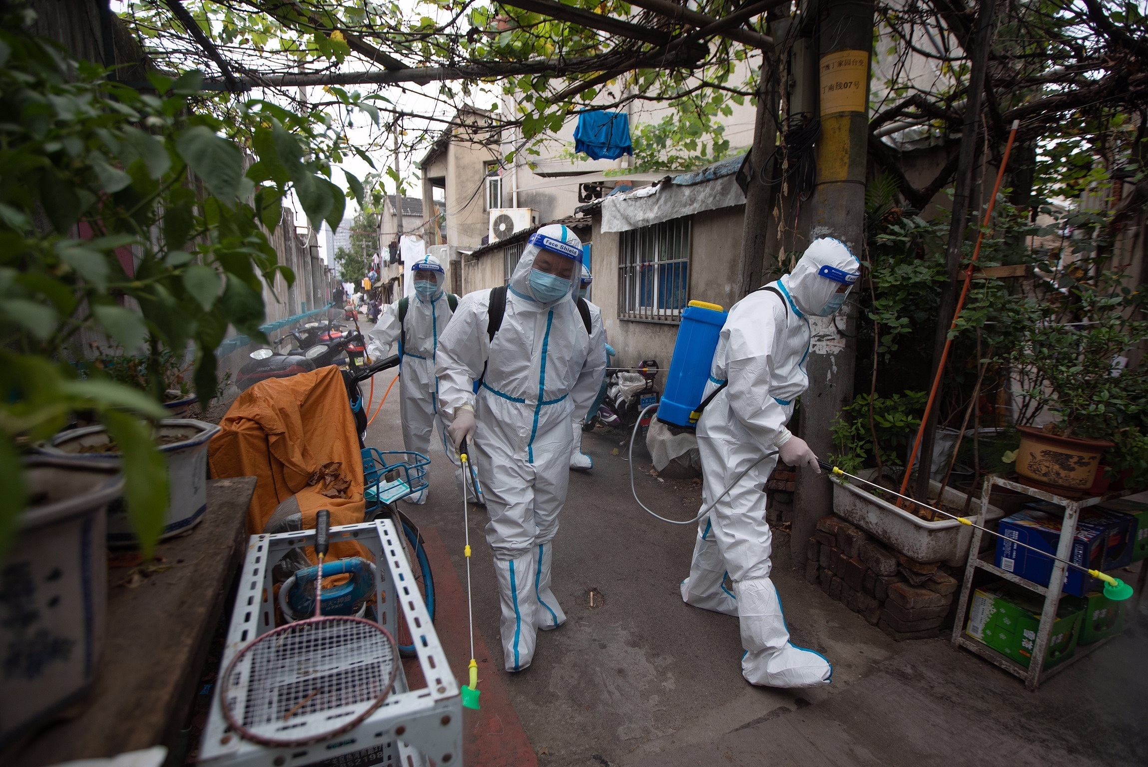 南京秦淮无物管片区开展每日消杀 做好疫情防控