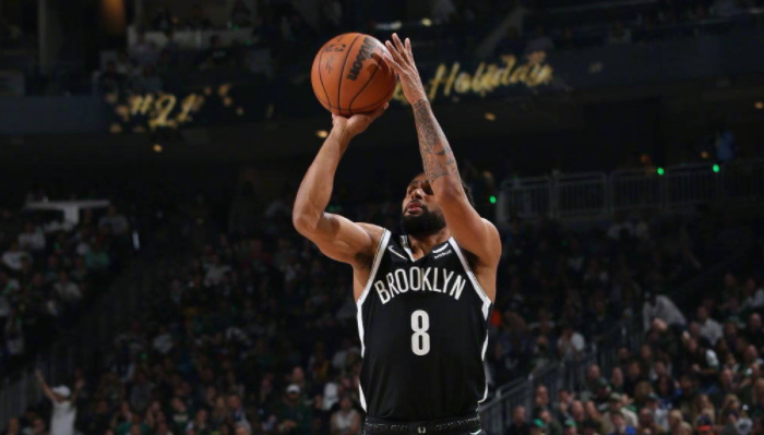 米尔斯晃倒奇才悍将轰进三分球,篮网替补席疯狂了_凤凰网体育_凤凰网