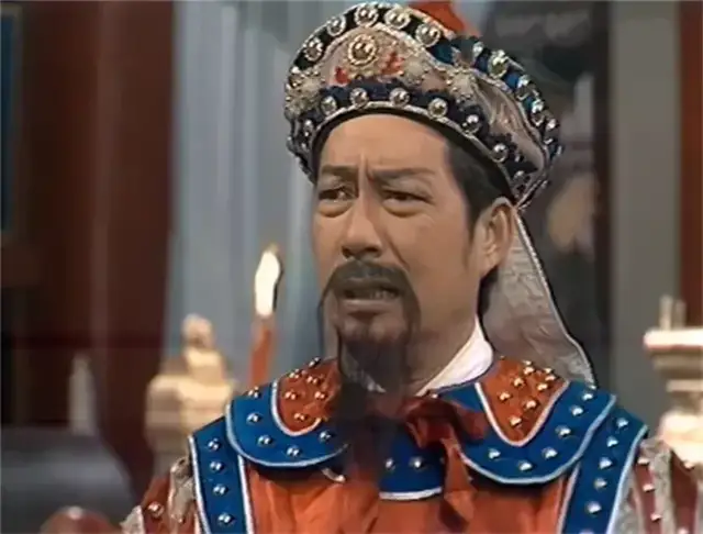 当然也少不了 83版《射雕英雄传》,他饰演段天德,是一个十足的小人,戏