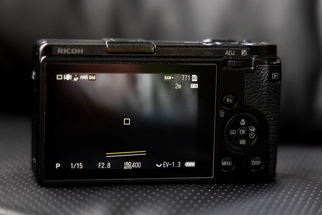 比iPhone 13还难抢到 理光GR IIIx相机评测