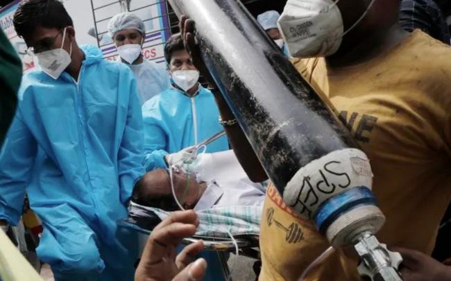 印度疫情全面失控当街焚尸成人间炼狱惨不忍睹