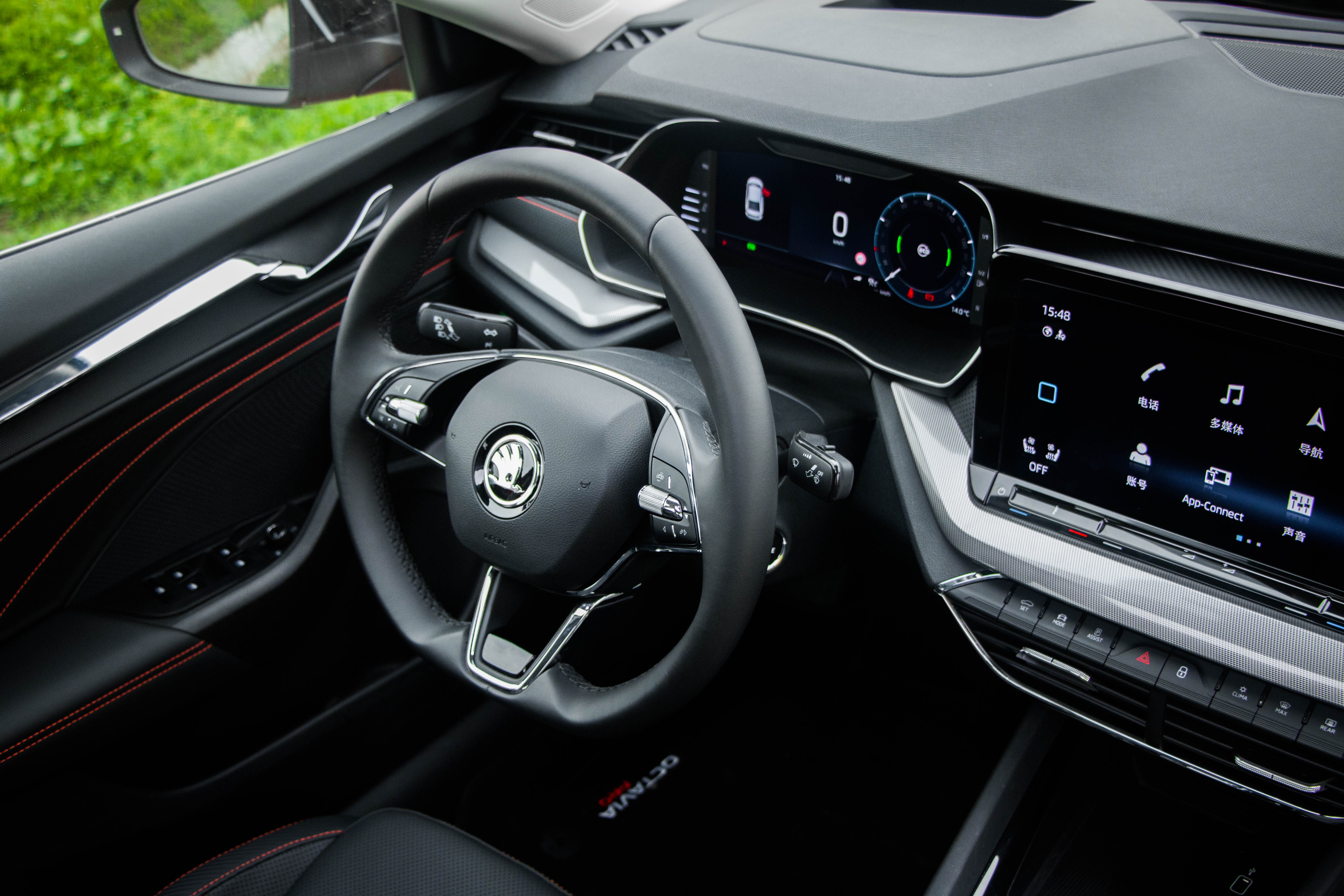 运动又实用为什么说全新明锐pro相比速腾更适合小年轻