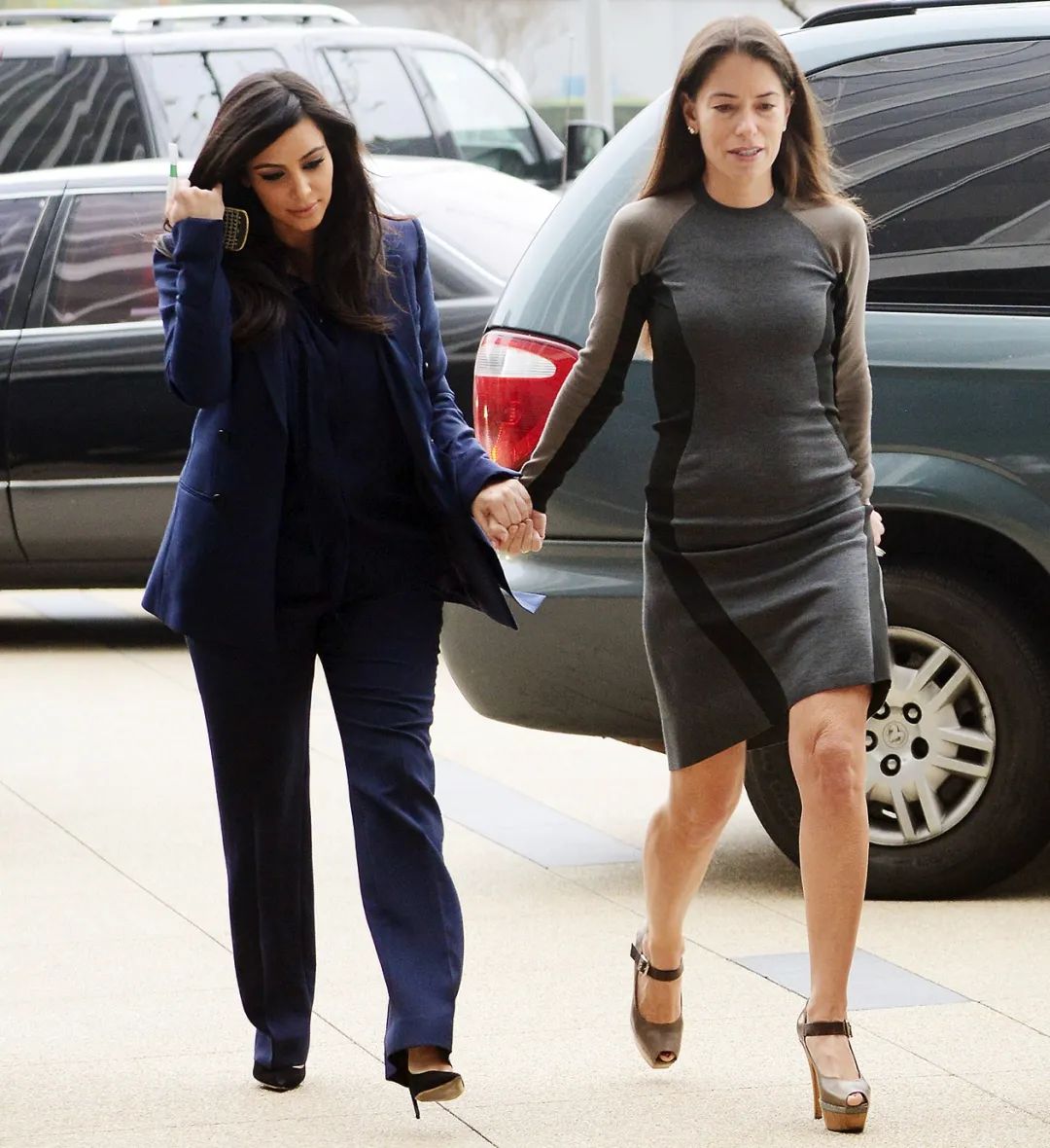侃爷金卡戴珊被曝离婚,因侃爷出轨男美妆大佬j姐?