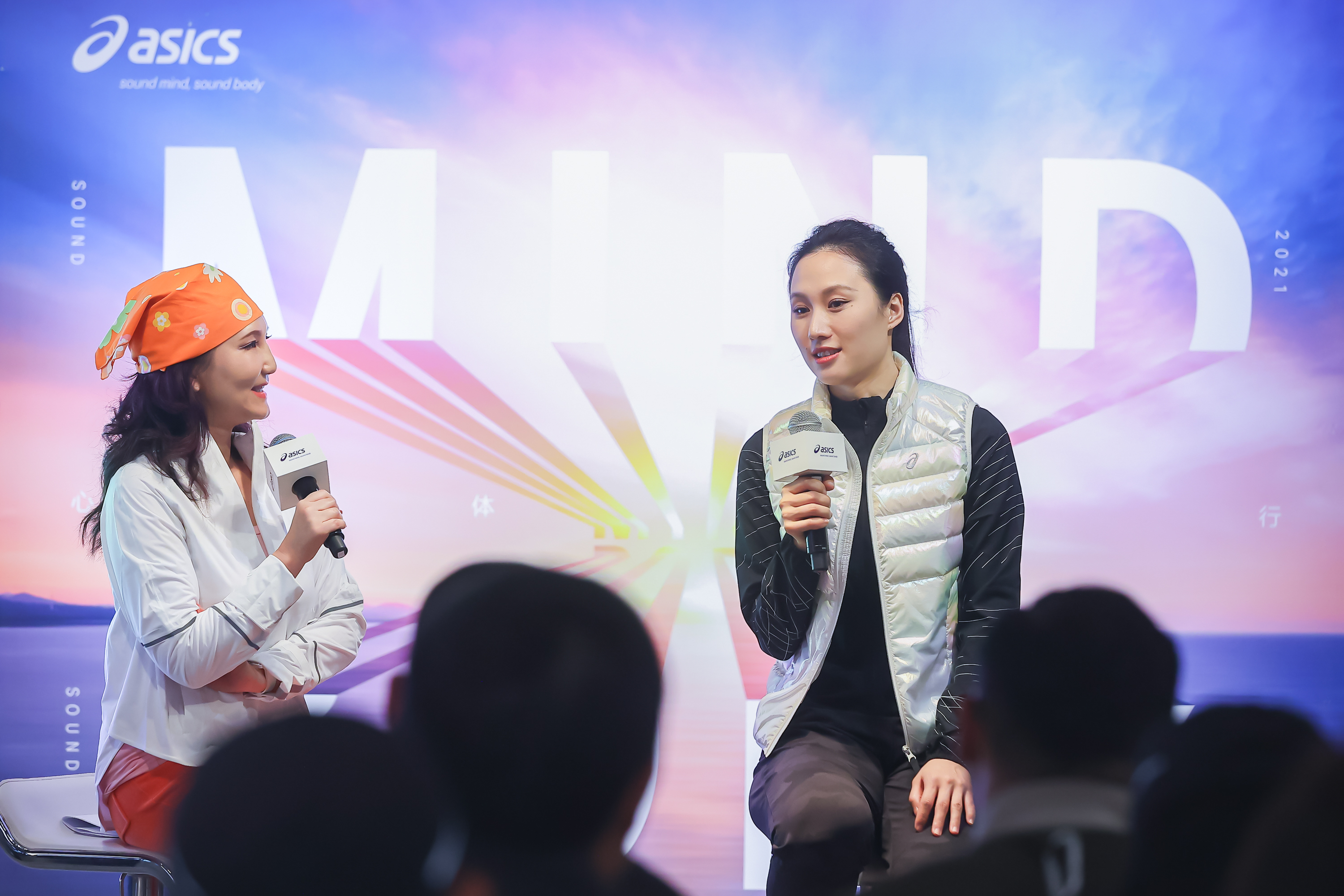 张虹接受采访。