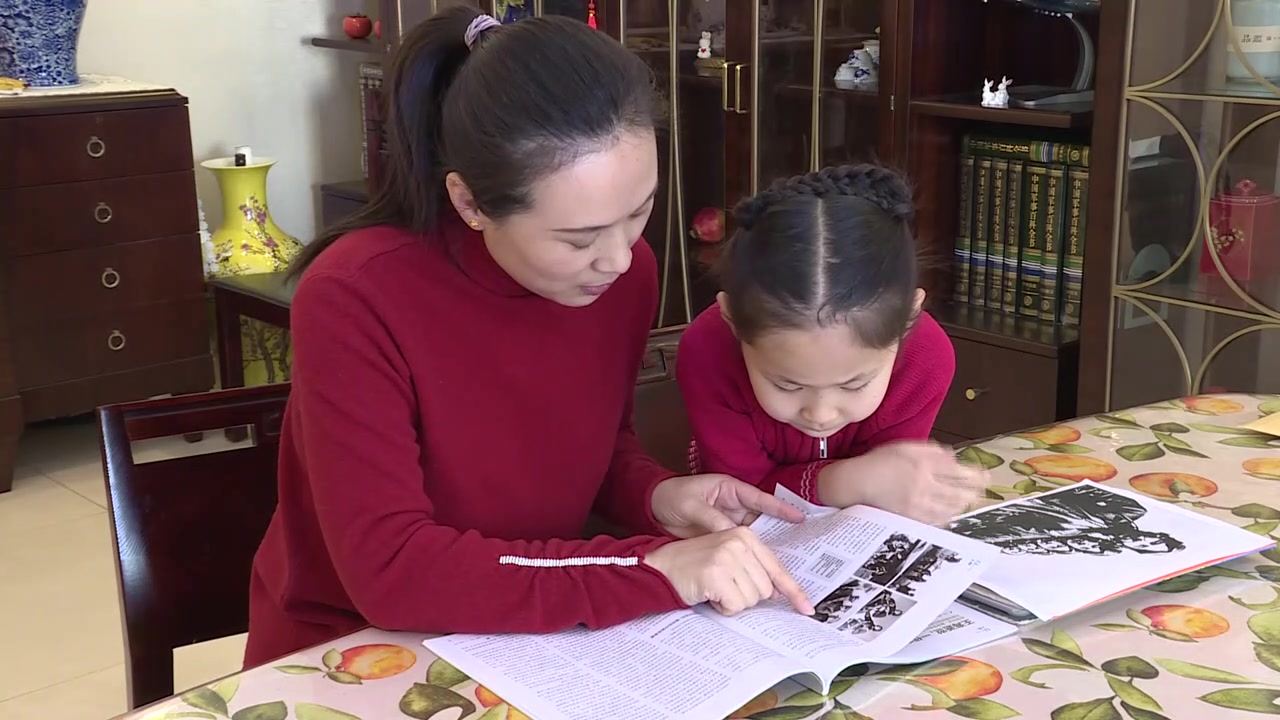 微视频《“蓝天娃”的战机情》:致敬“感动中国2020年度人物”王海